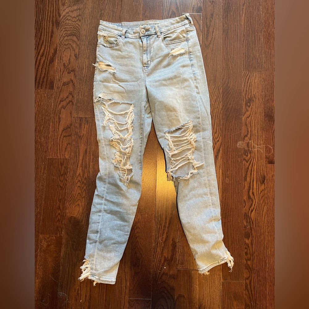 American Eagle Outfitters Light Blue Distressed Skinny Jeans